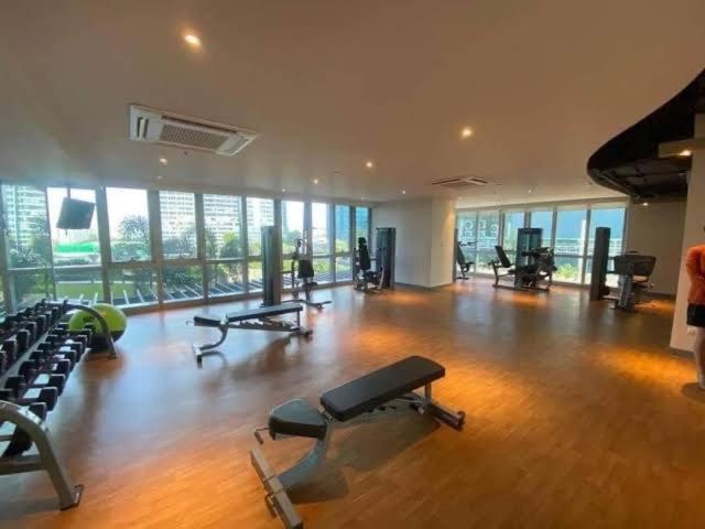 Bgc, Uptown Parksuites Tower 2 Taguig Esterno foto